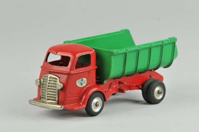 COE DUMP TRUCK Cast iron Arcade red