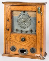 COIN-OPERATED COUNTER TOP SKIL