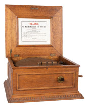 COIN-OPERATED REGINA DISC MUSI