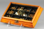 COLLAR BUTTON DISPLAY CASE Kin