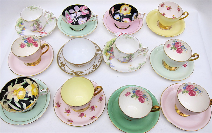 COLLECTION 12 ASSORTED TEACUP &