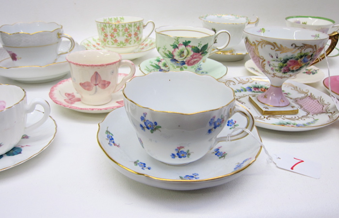 COLLECTION 12 ASSORTED TEACUP &