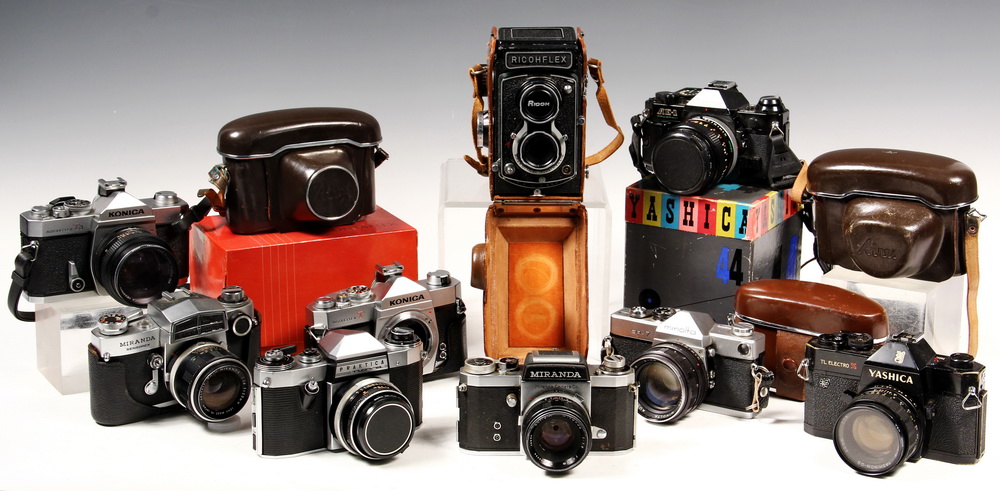COLLECTION (14) CAMERAS PLUS
