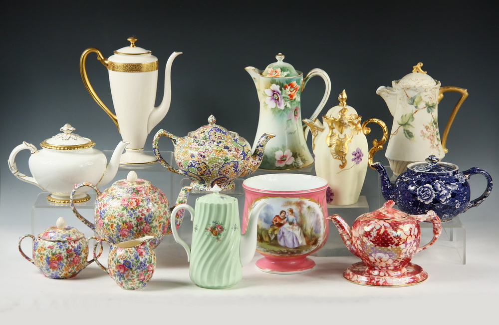 COLLECTION (14) PCS PORCELAIN TEA