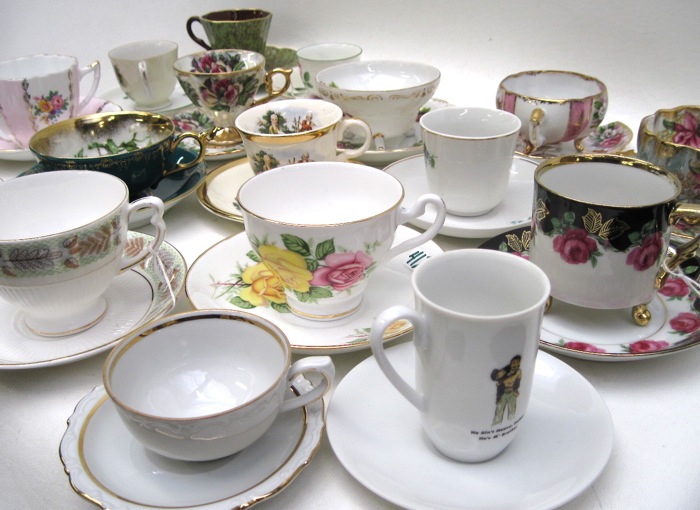COLLECTION 29 ASSORTED TEACUP &