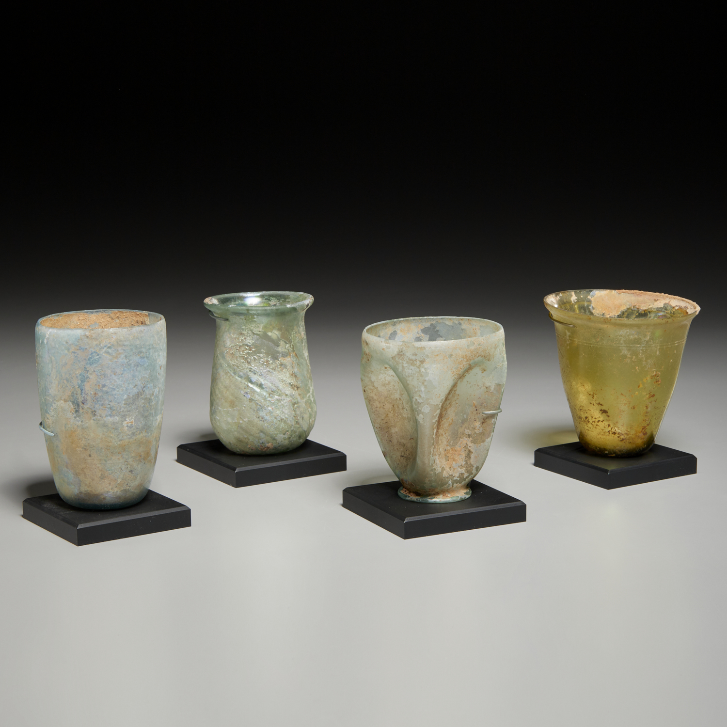 COLLECTION (4) ROMAN GLASS
