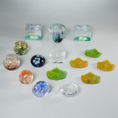 COLLECTION ART GLASS PAPERWEIG