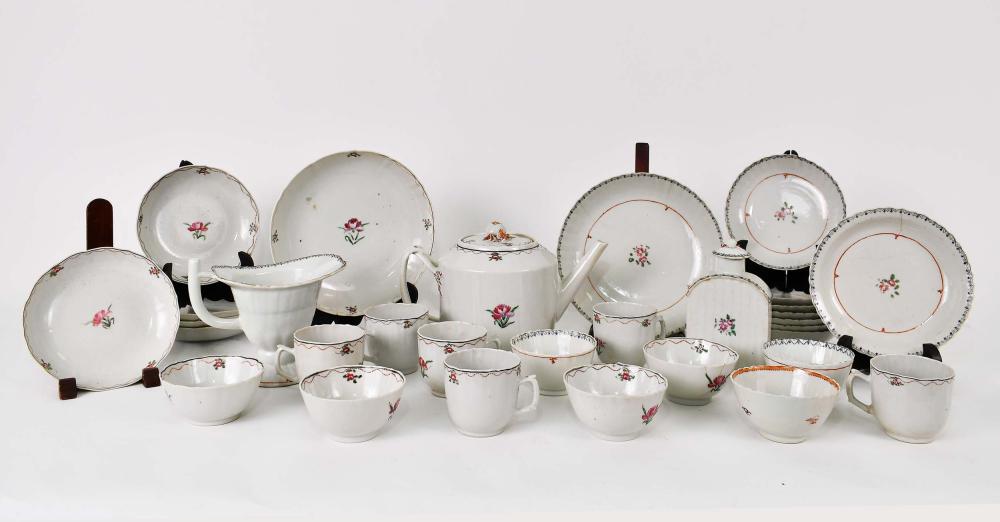 COLLECTION OF 32 CHINESE-EXPORT