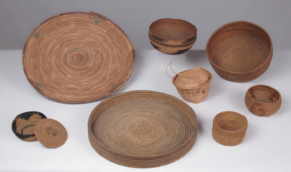 COLLECTION OF 8 NATIVE AMERICAN