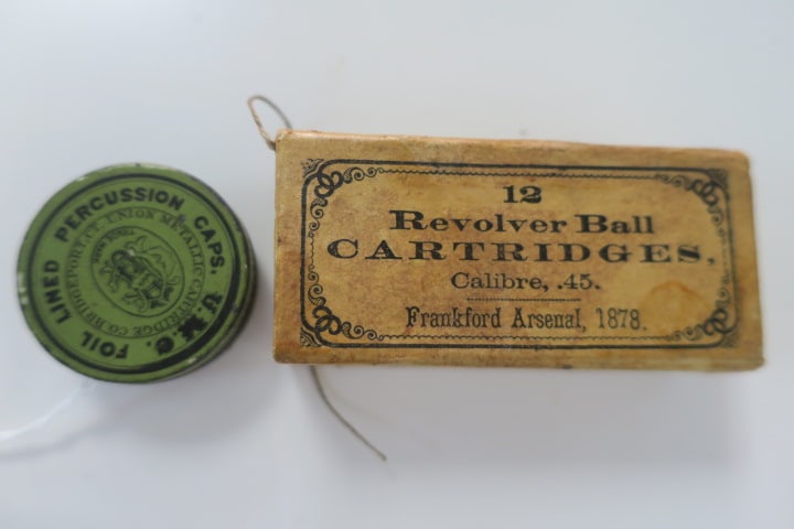 COLLECTION OF ANTIQUE AMMO AND