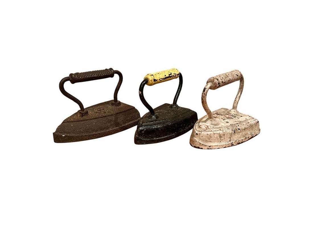 COLLECTION OF ANTIQUE