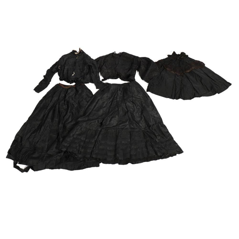 COLLECTION OF ANTIQUE VICTORIAN