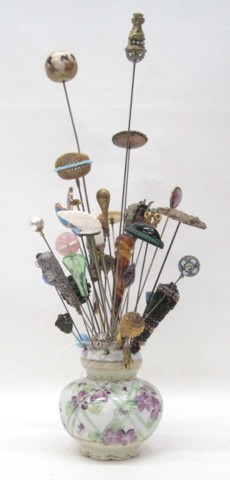 COLLECTION OF APPROXIMATELY