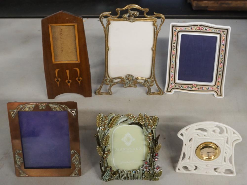 COLLECTION OF ART NOUVEAU STYLE AND