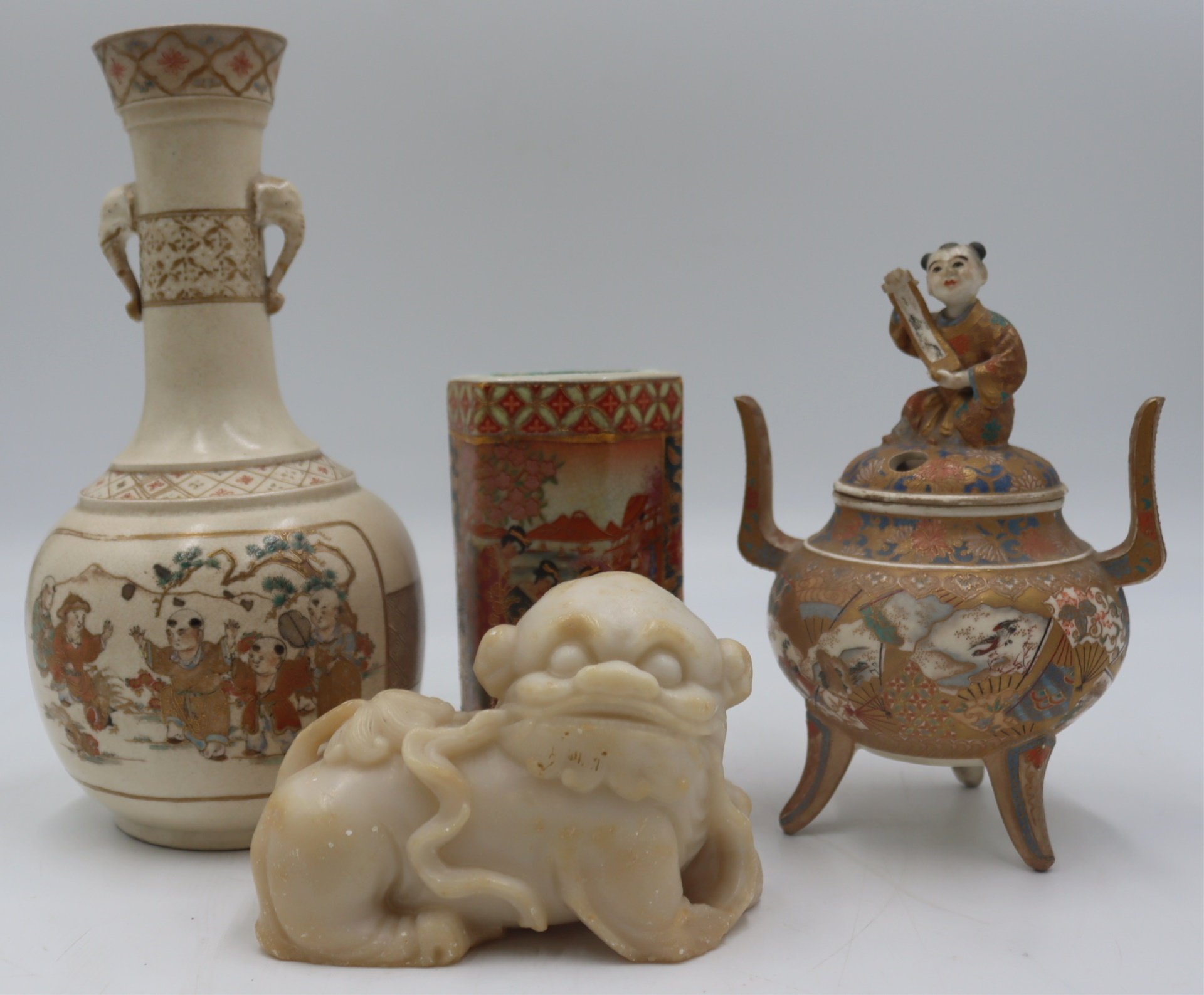 COLLECTION OF ASIAN PORCELAINS