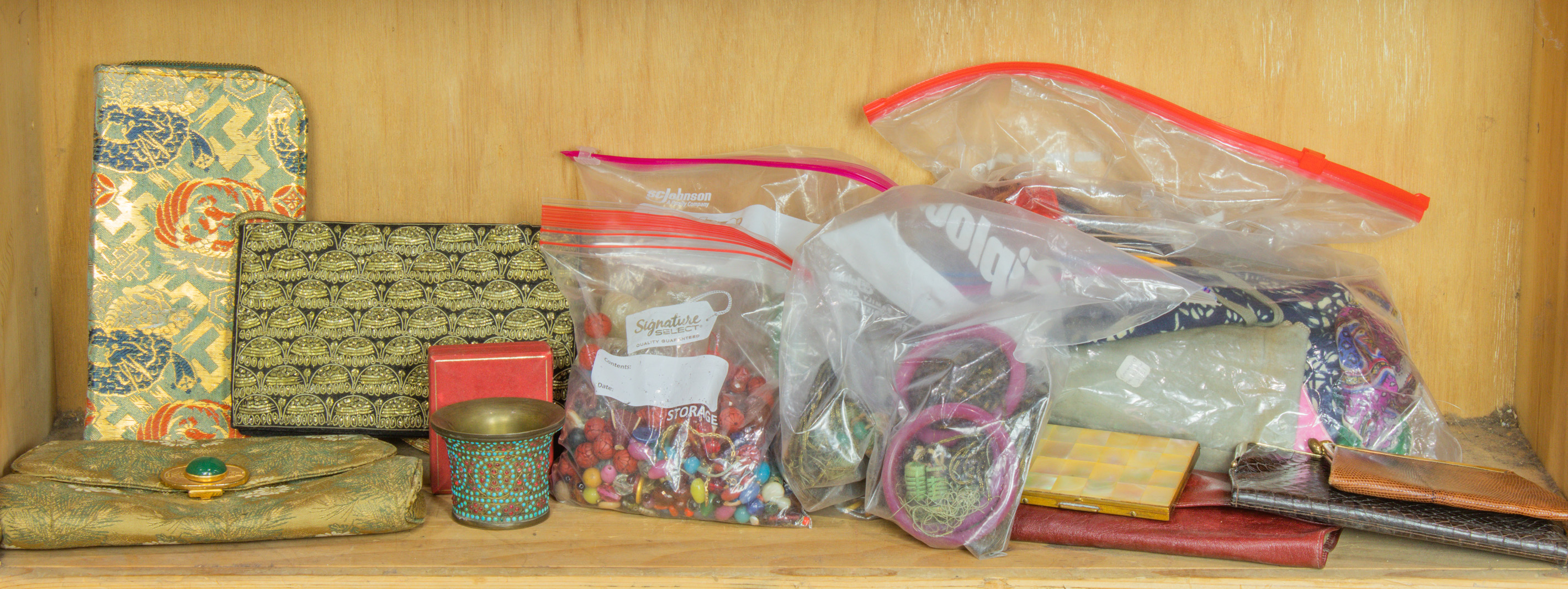 COLLECTION OF ASIAN PURSES,