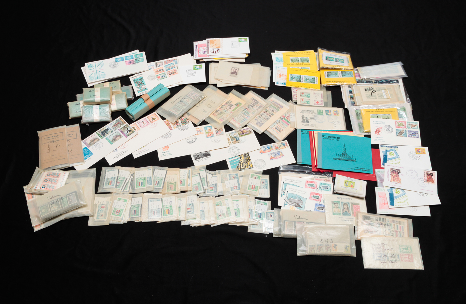COLLECTION OF ASIAN STAMPS.