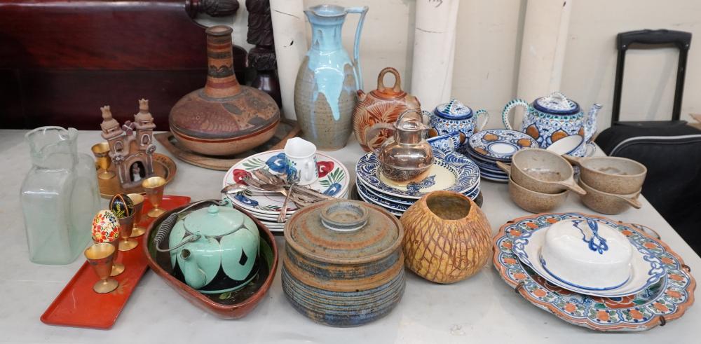 COLLECTION OF ASSORTED CERAMIC