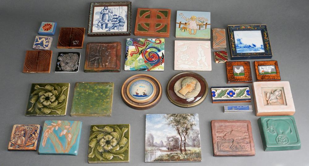 COLLECTION OF ASSORTED CERAMIC