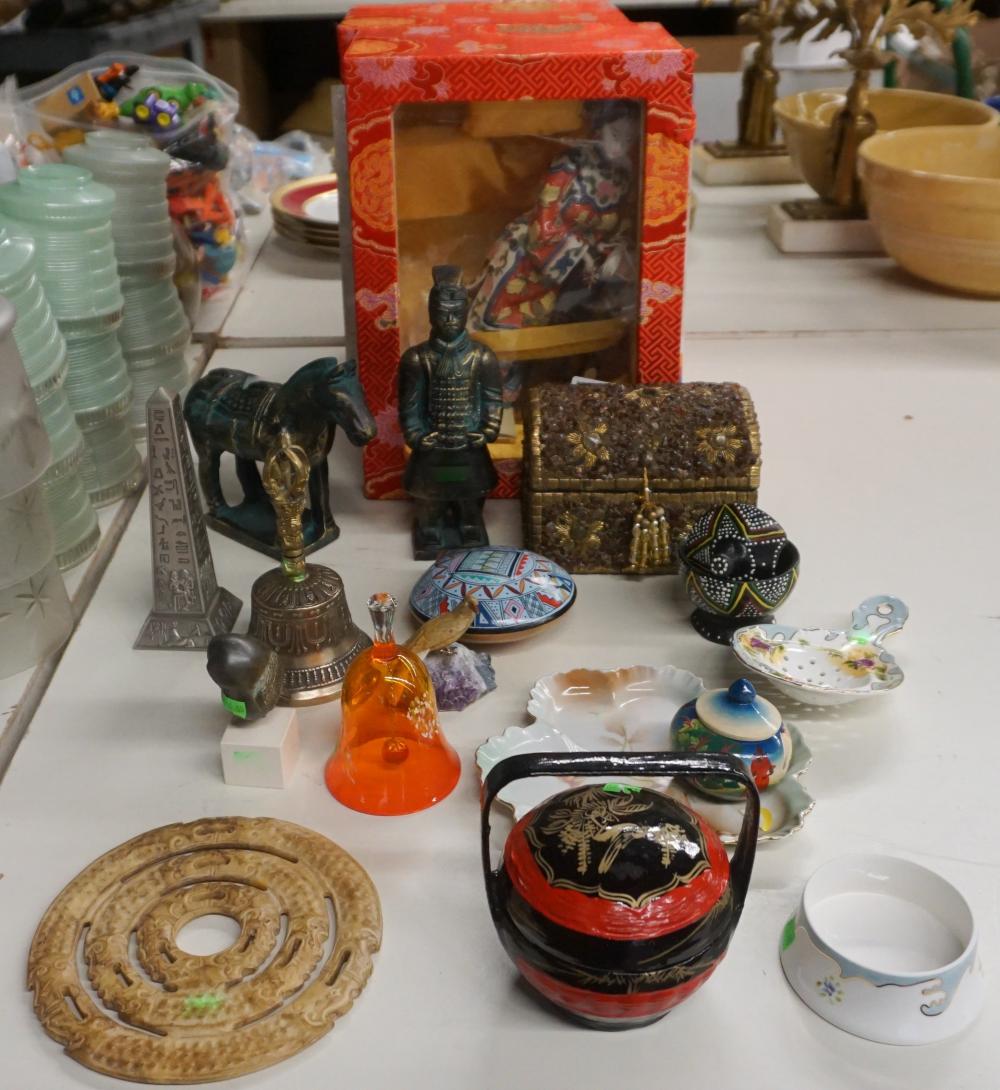 COLLECTION OF ASSORTED CHINESE
