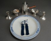 COLLECTION OF ASSORTED DECORAT
