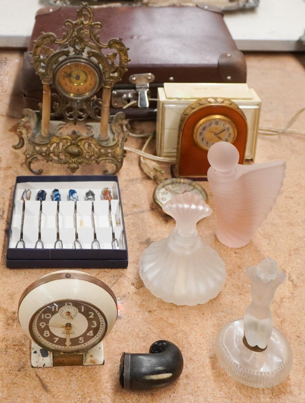 COLLECTION OF ASSORTED DESK AND