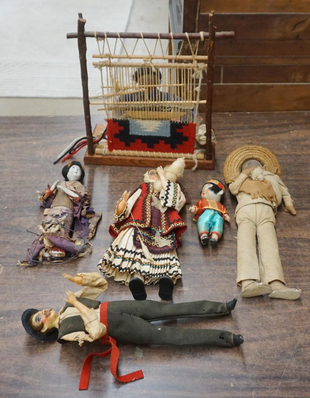 COLLECTION OF ASSORTED DOLLS AND