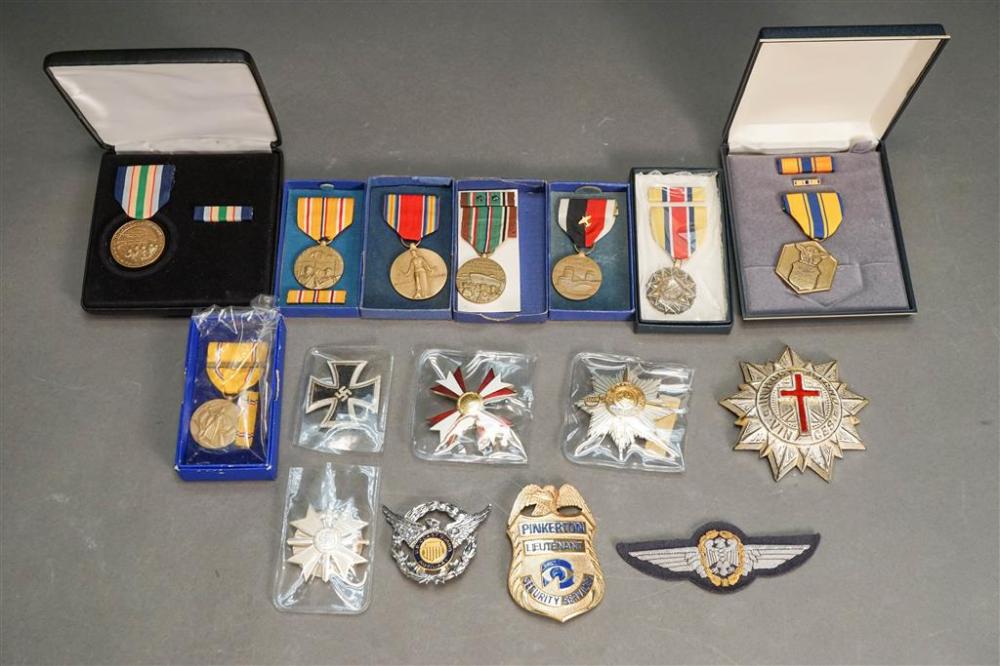 COLLECTION OF ASSORTED MILITARY AND