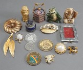 COLLECTION OF ASSORTED NOVELTY