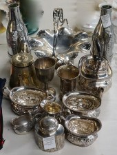 COLLECTION OF ASSORTED PICNIC
