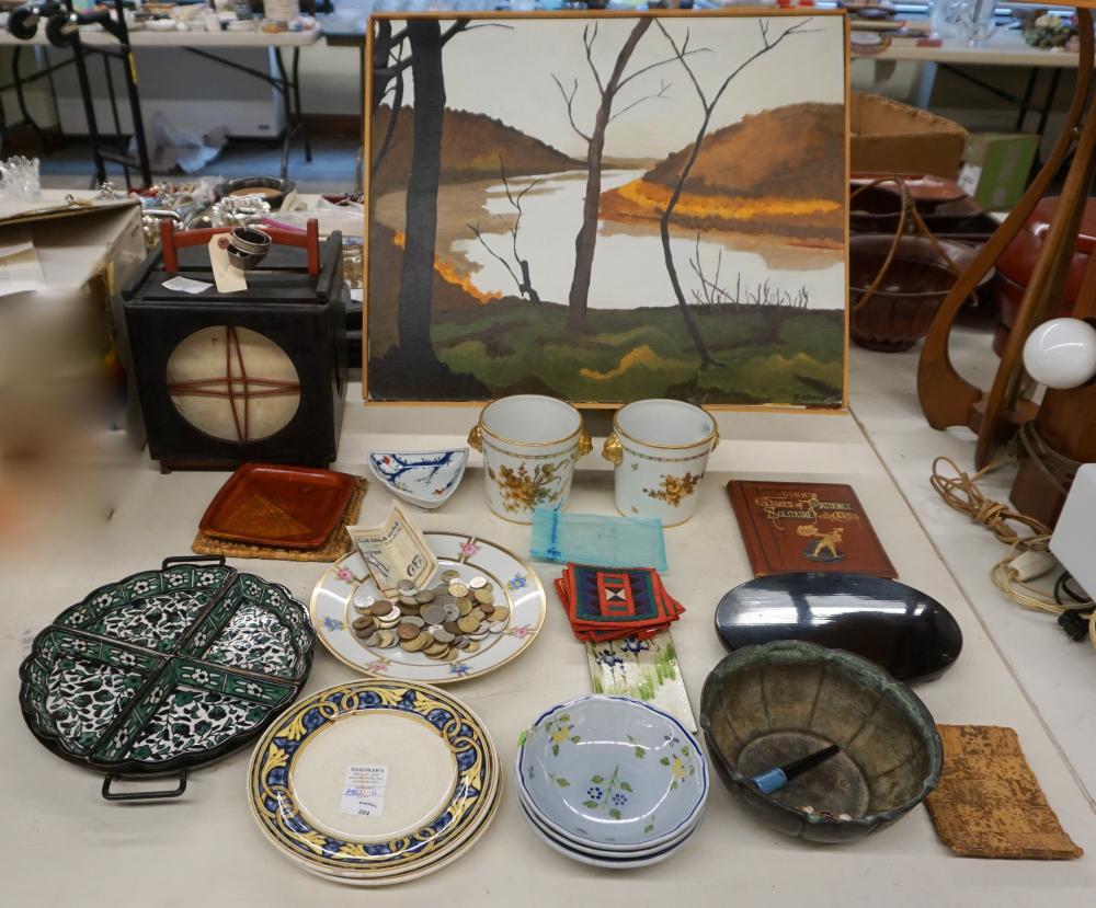 COLLECTION OF ASSORTED PORCELAIN,