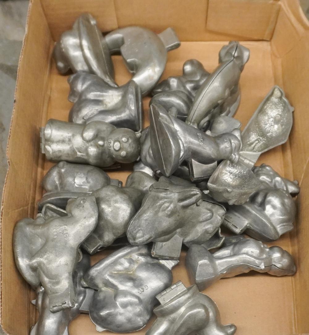 COLLECTION OF ASSORTED VINTAGE CAST