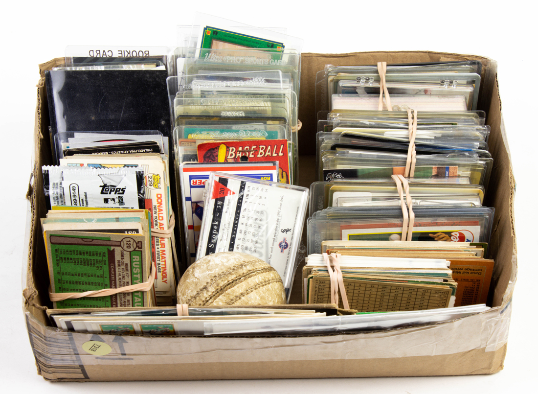 COLLECTION OF BASEBALL CARDS AND