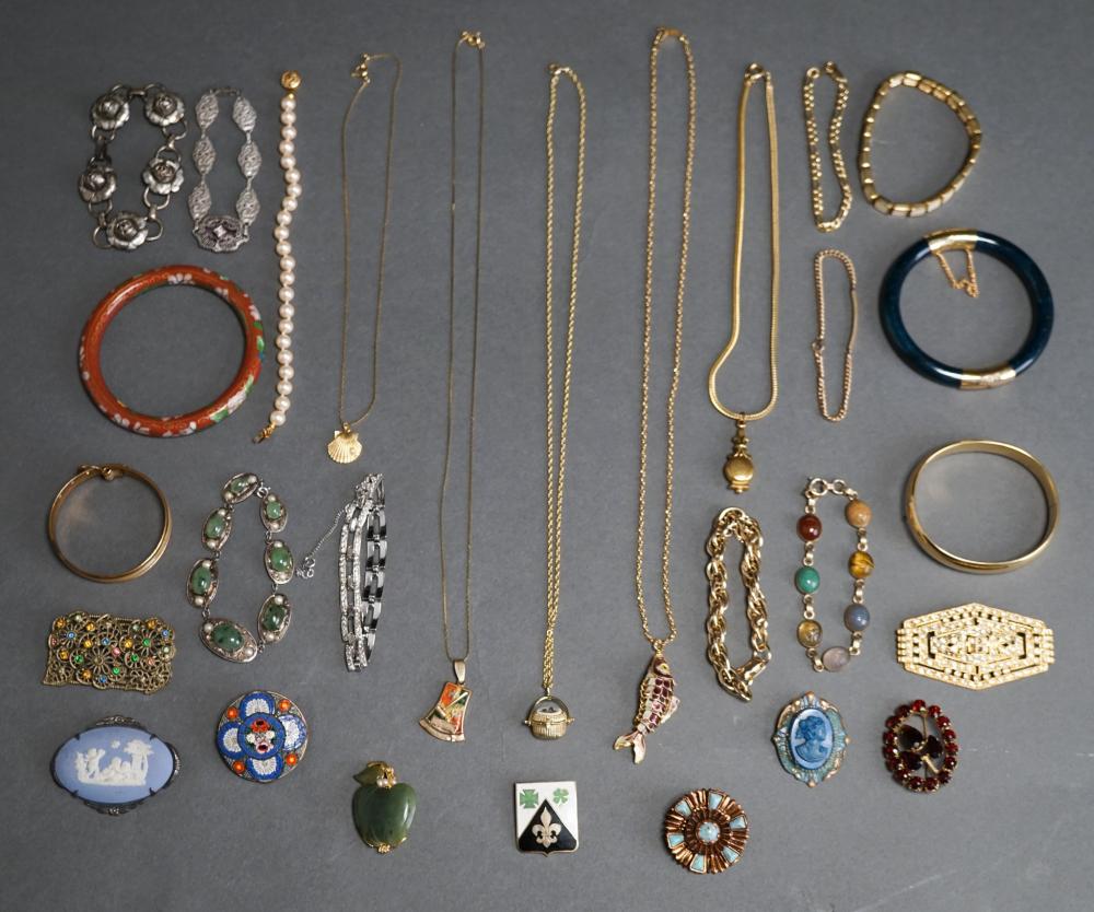 COLLECTION OF BROOCHES, BRACELETS