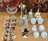 COLLECTION OF CERAMIC AND GLAS