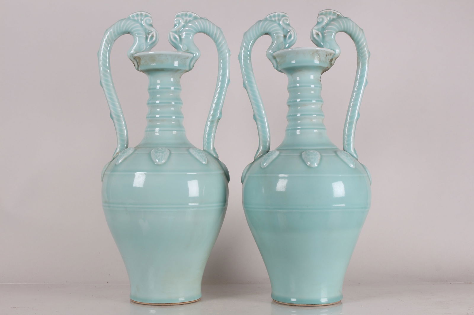 COLLECTION OF CHINESE DUO-HANDLED