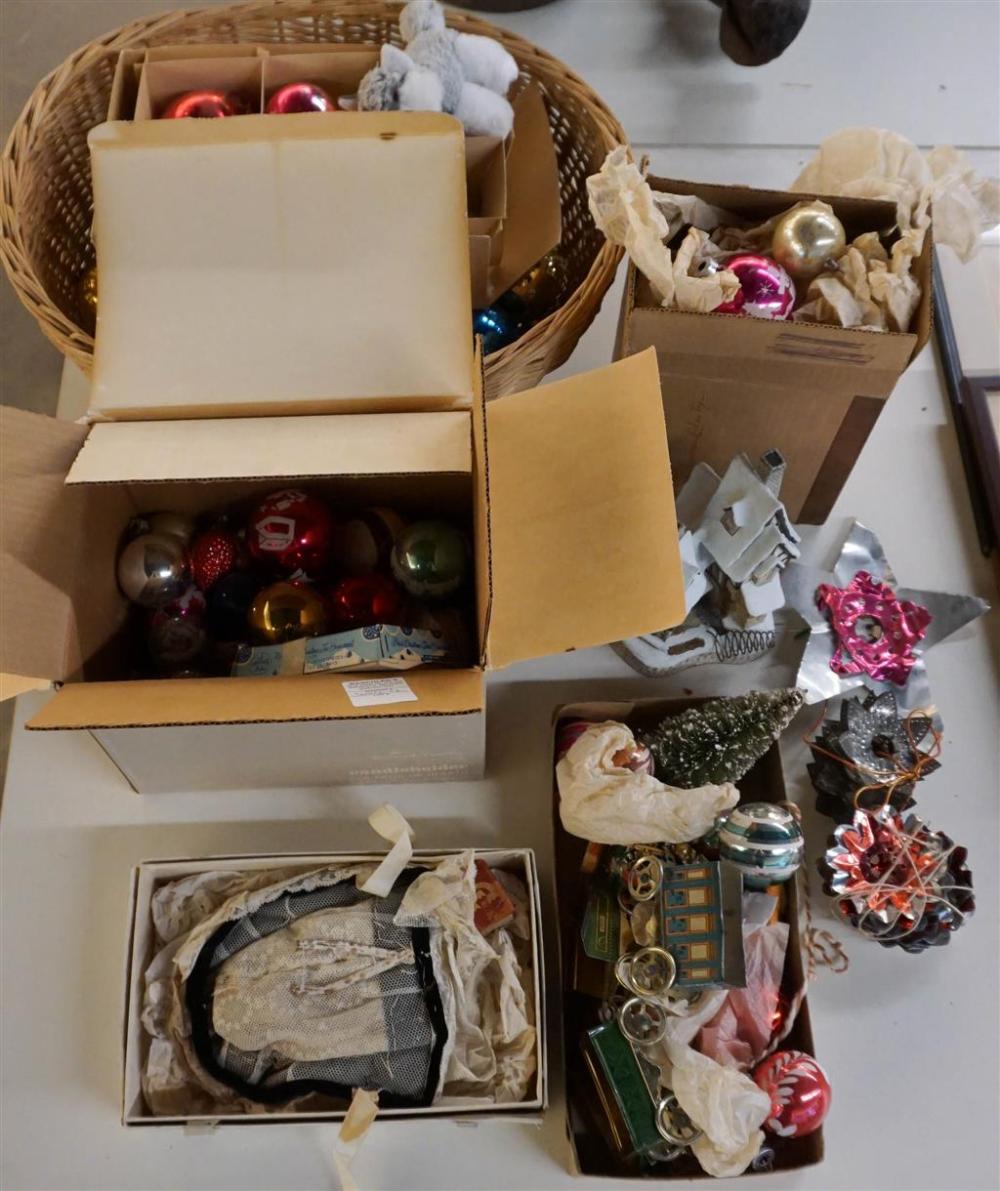 COLLECTION OF CHRISTMAS