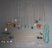 COLLECTION OF COSTUME BROOCHES