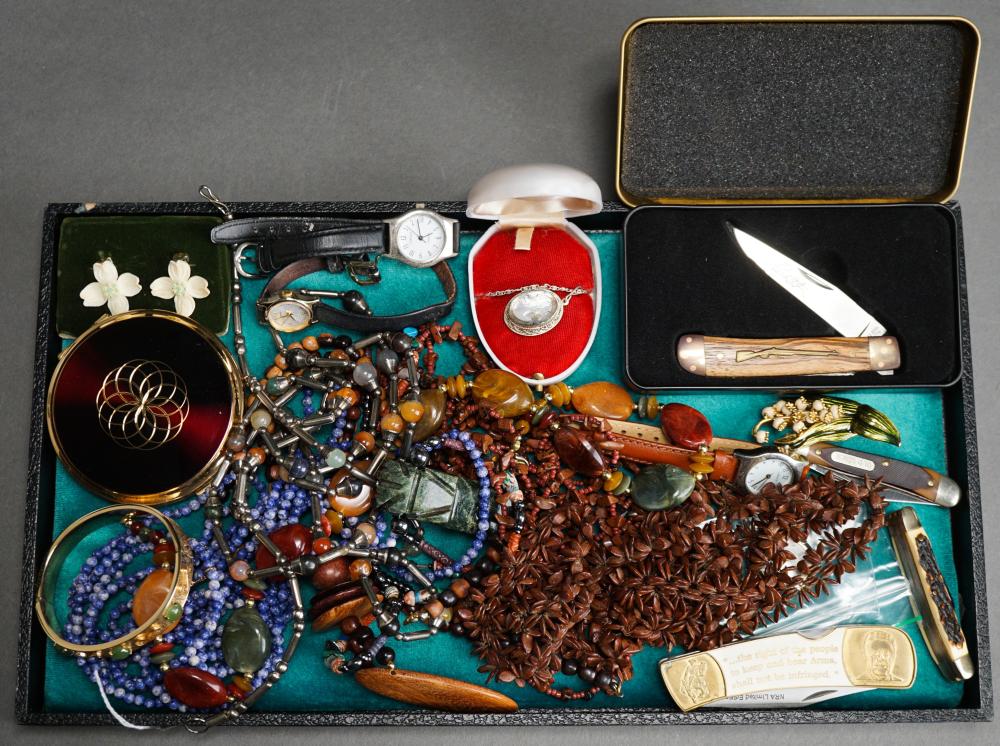 COLLECTION OF COSTUME JEWELRY AND