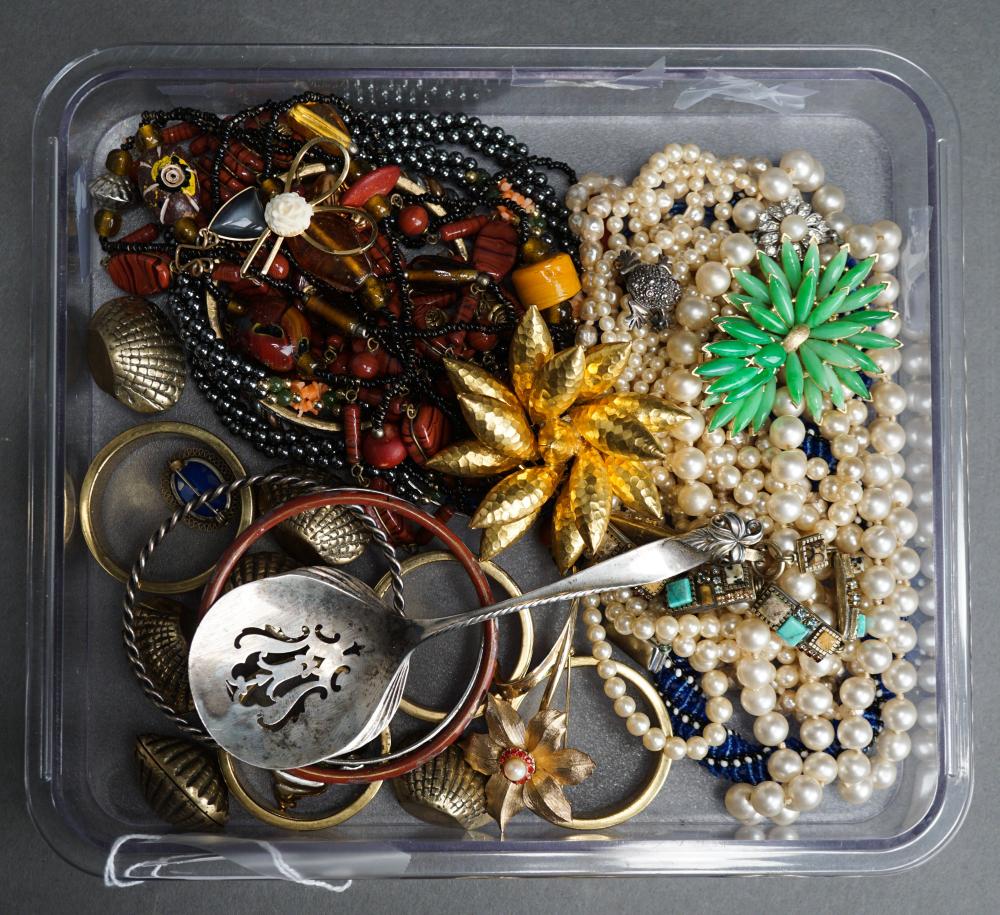 COLLECTION OF COSTUME JEWELRY