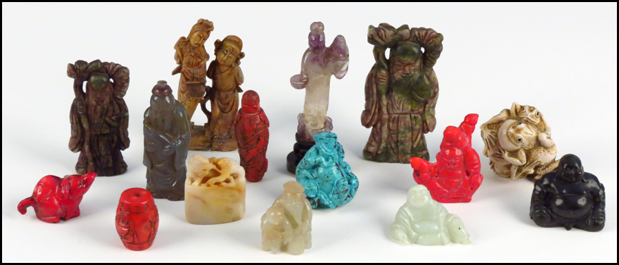 COLLECTION OF DECORATIVE ITEMS.