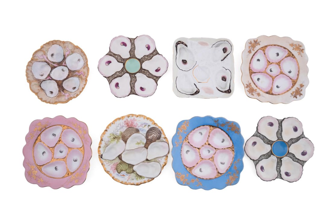 COLLECTION OF EIGHT PORCELAIN