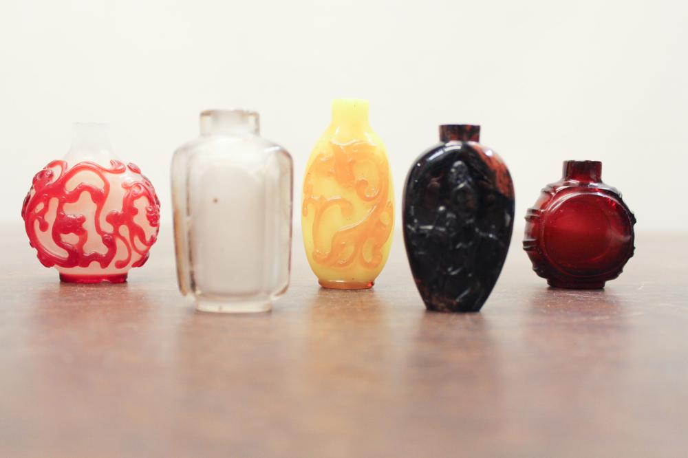 COLLECTION OF FIVE CHINESE SNUFF