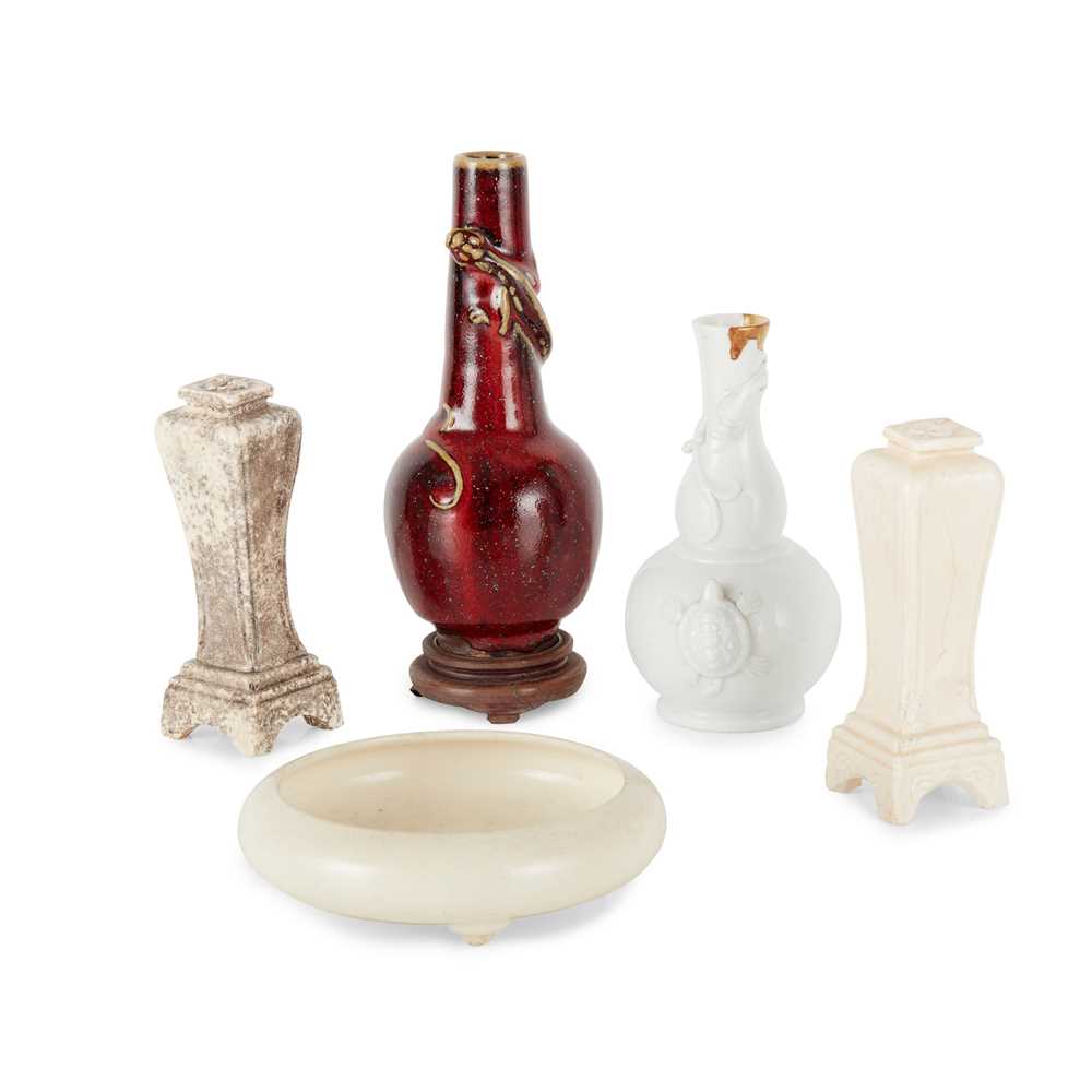 COLLECTION OF FIVE MONOCHROME WARES