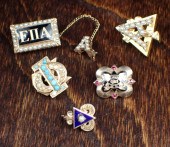 COLLECTION OF FIVE YELLOW GOLD