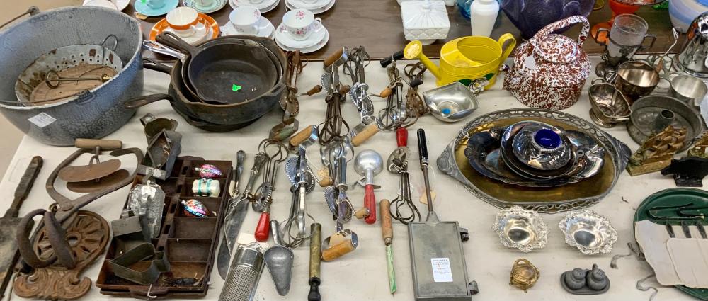 COLLECTION OF FOUR GRISWOLD CAST