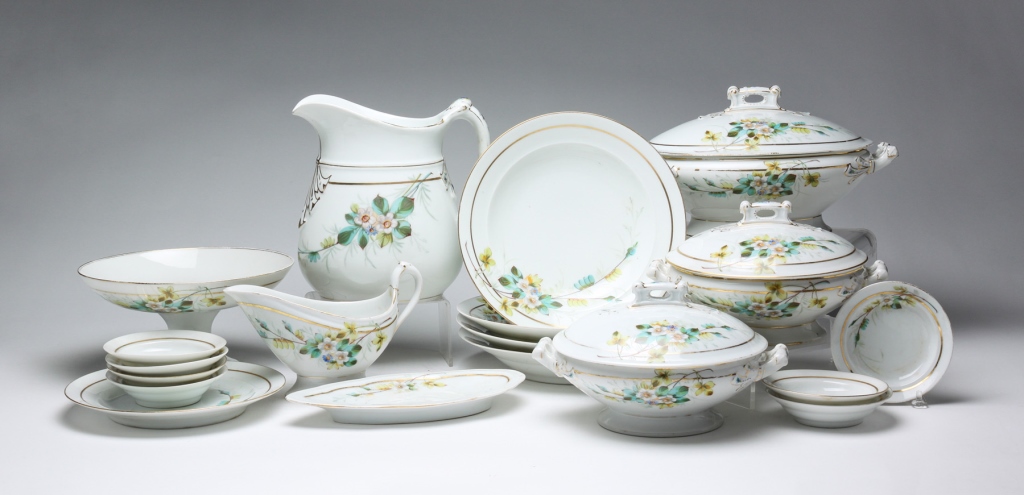 COLLECTION OF FRENCH HAVILAND