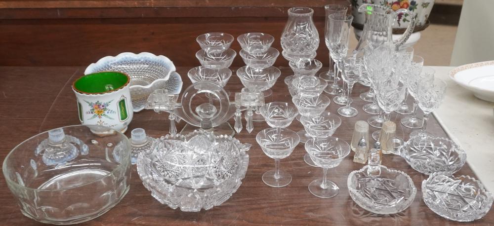 COLLECTION OF GLASS AND CRYSTAL
