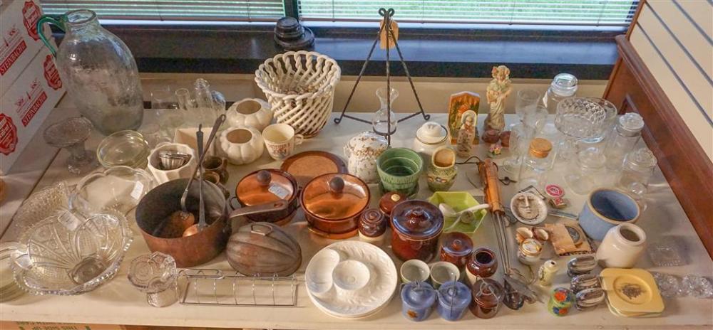 COLLECTION OF GLASS AND PORCELAIN