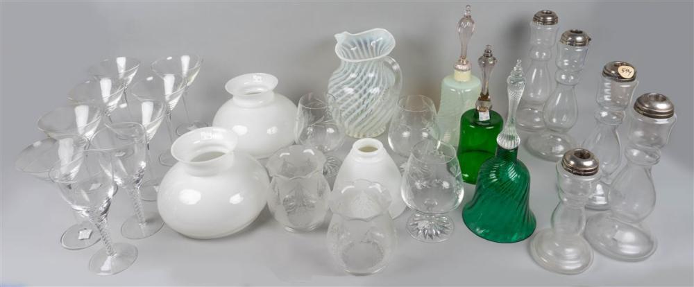 COLLECTION OF GLASS ITEMSCOLLECTION